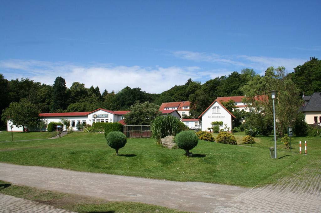 Zum Schlossgarten Ralswiek Exterior foto